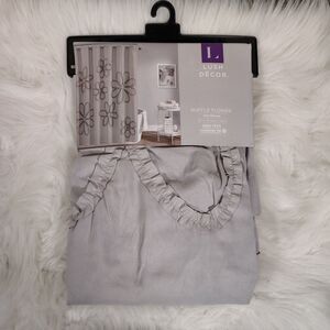 LUSH DECOR Ruffle Flower Shower Curtain NWTS 72x72